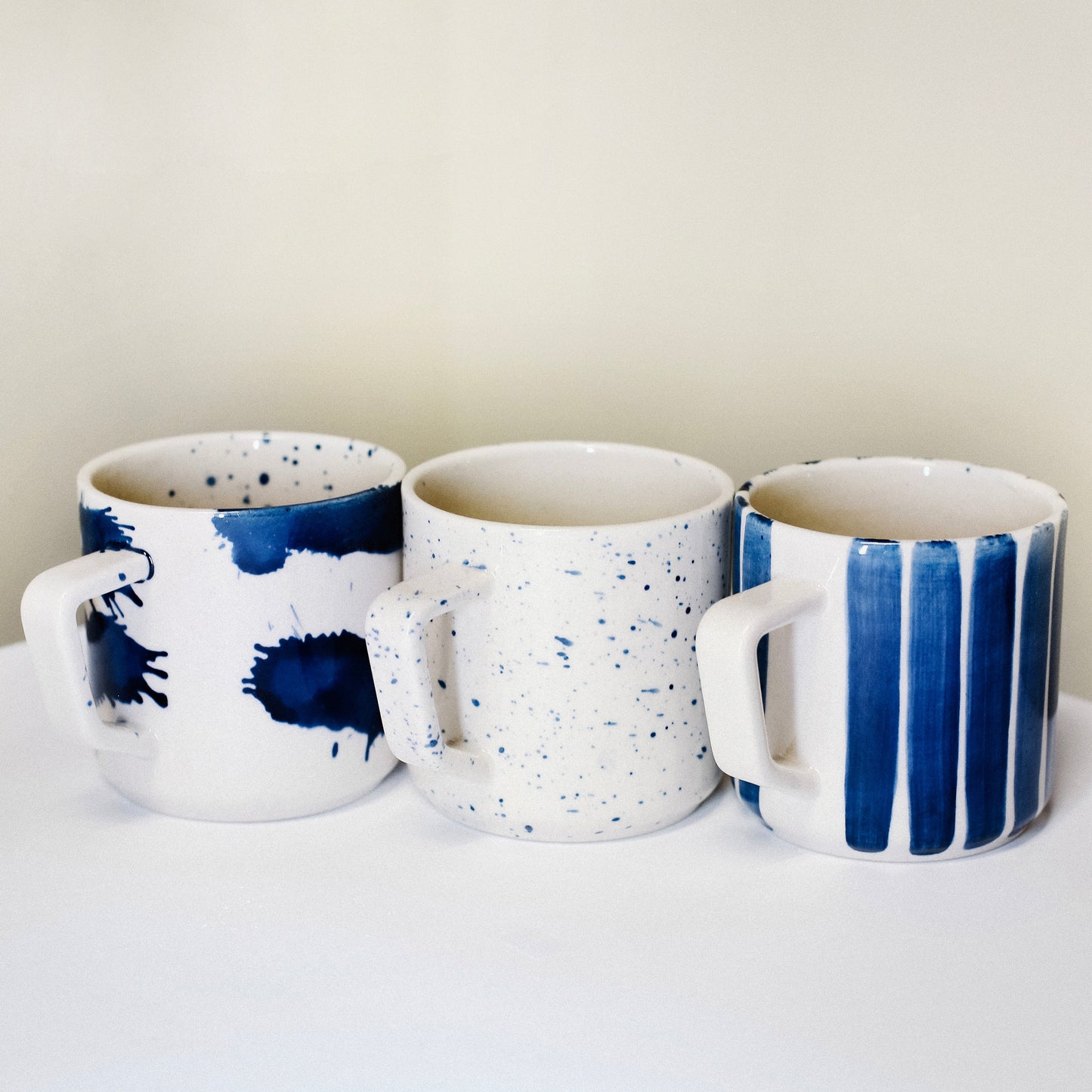 Hrnek s uchem velký Blue Splashes