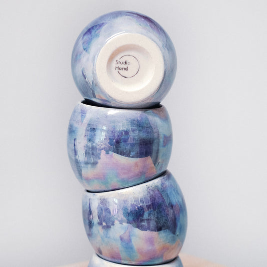 Baňatý kalíšek s perletí kobaltový