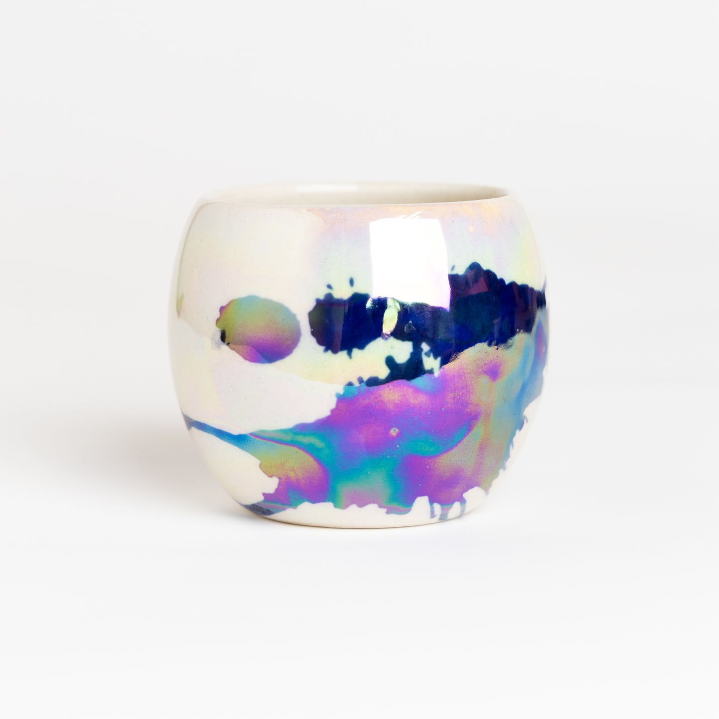 Baňatý kalíšek s perletí blue splashes